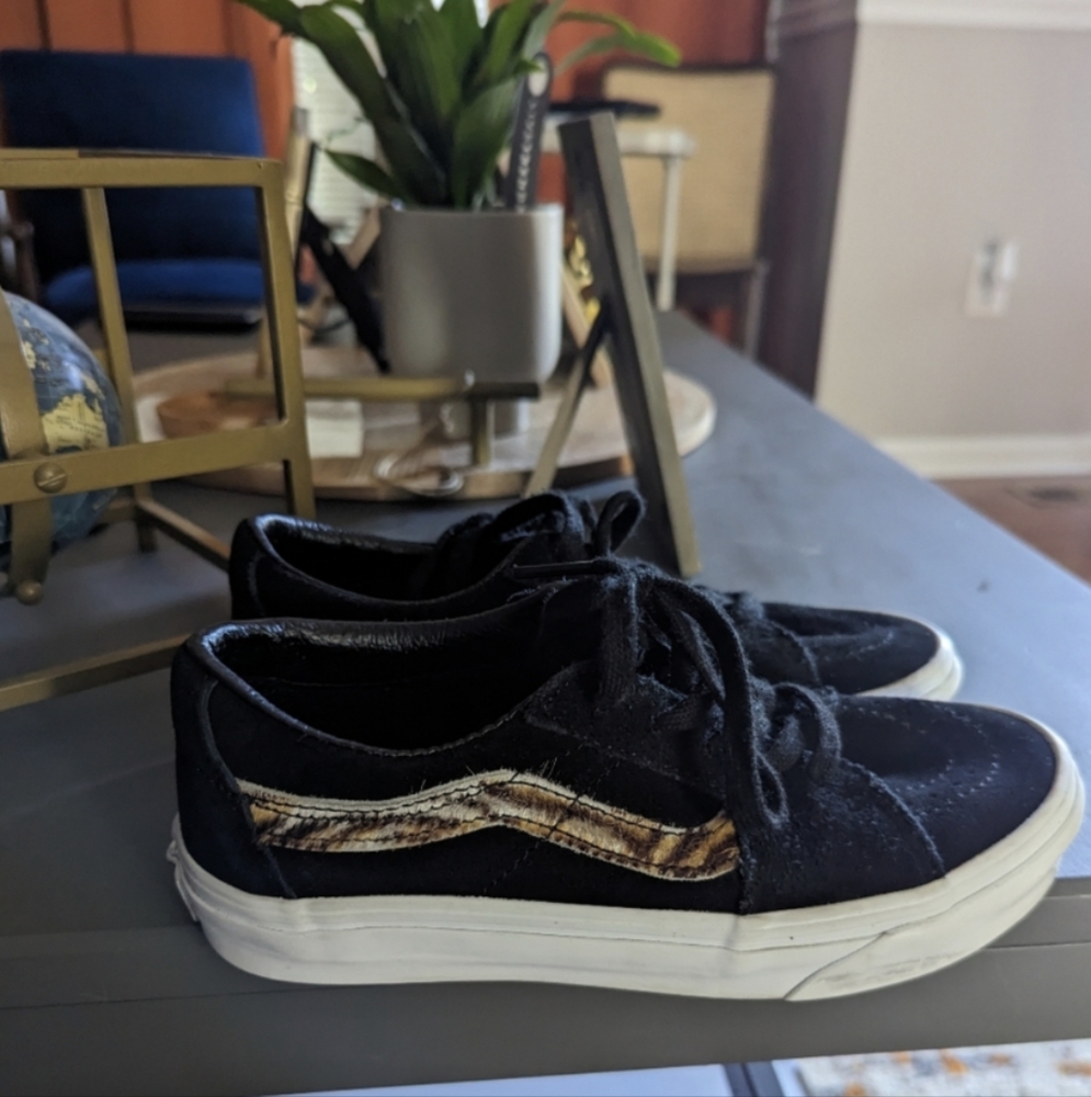 Vans Sk8 Low Black Tiger print Sneaker - Picture 2 of 5